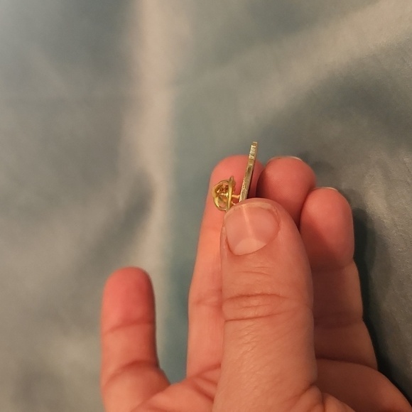 Adorable Pin - Picture 3 of 3